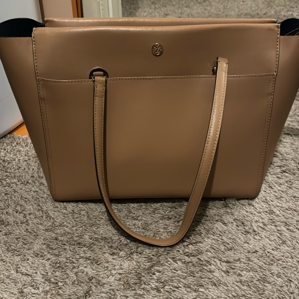 Tory Burch Robison Bag in Beige and Gold Hardware